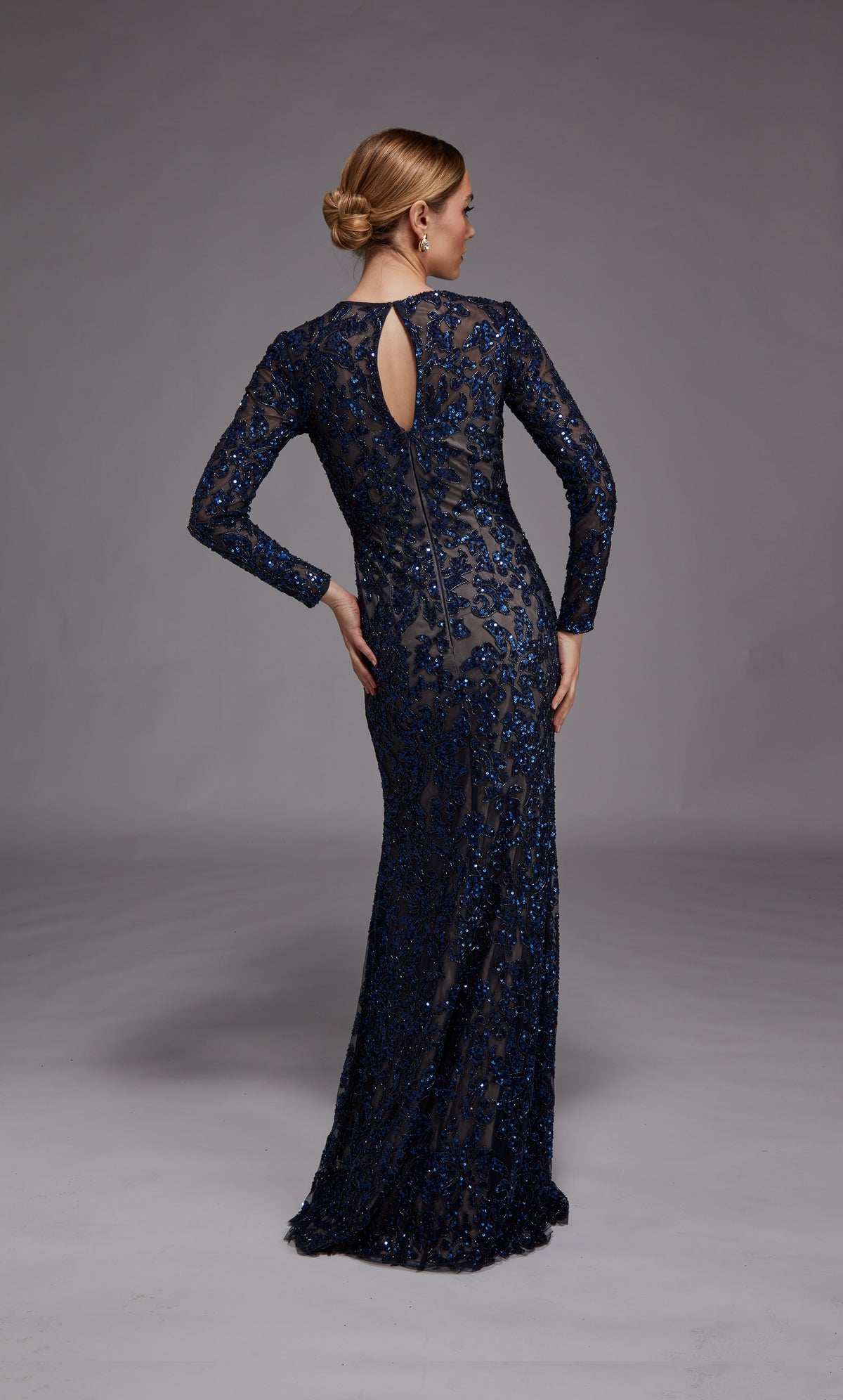 Alyce Paris 27788 Special Reserks Scooped Neckline 장식 직선 드레스