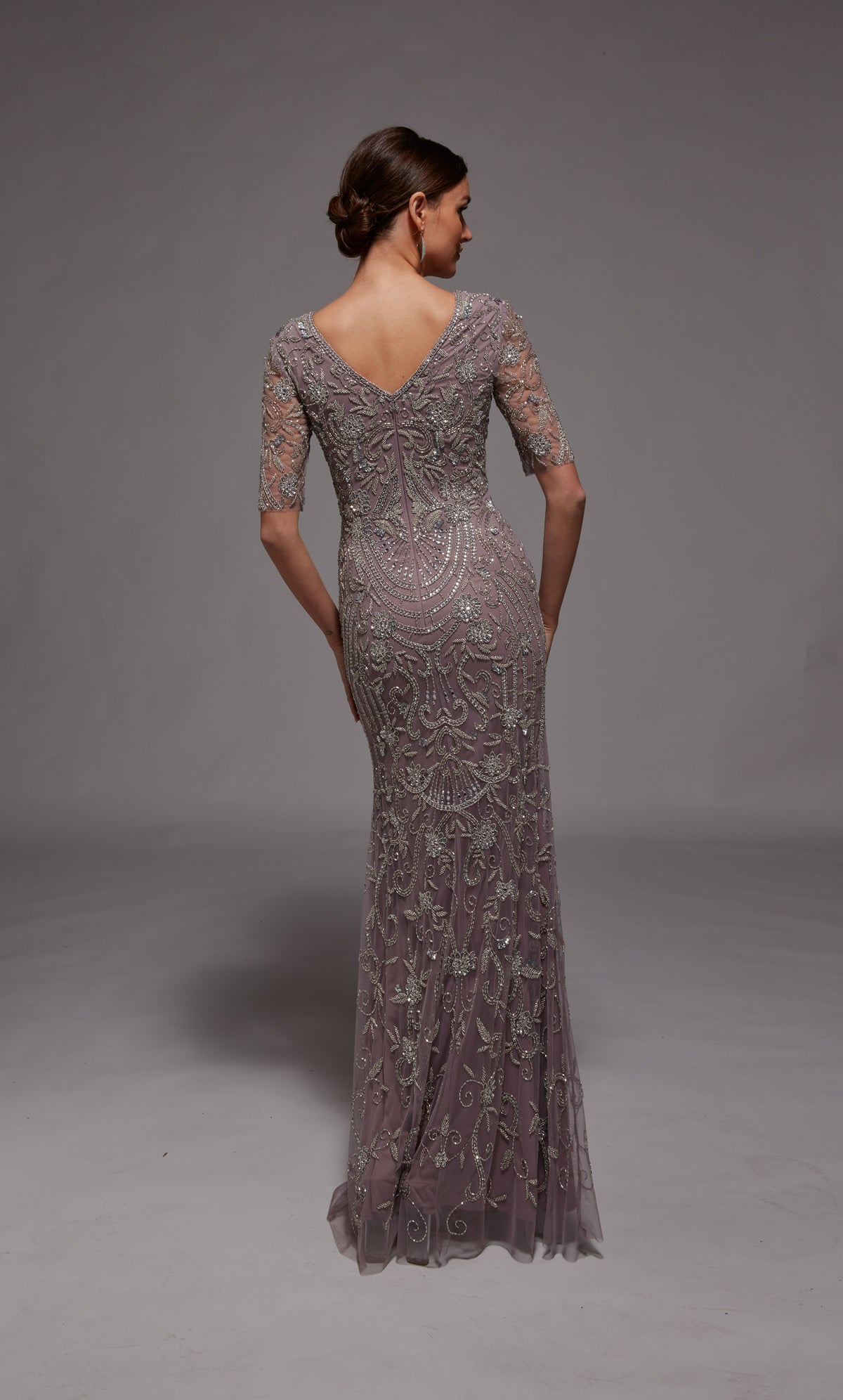 Alyce Paris 27824 Equipo especial Ilusión Escote Modesta Un vestido de línea