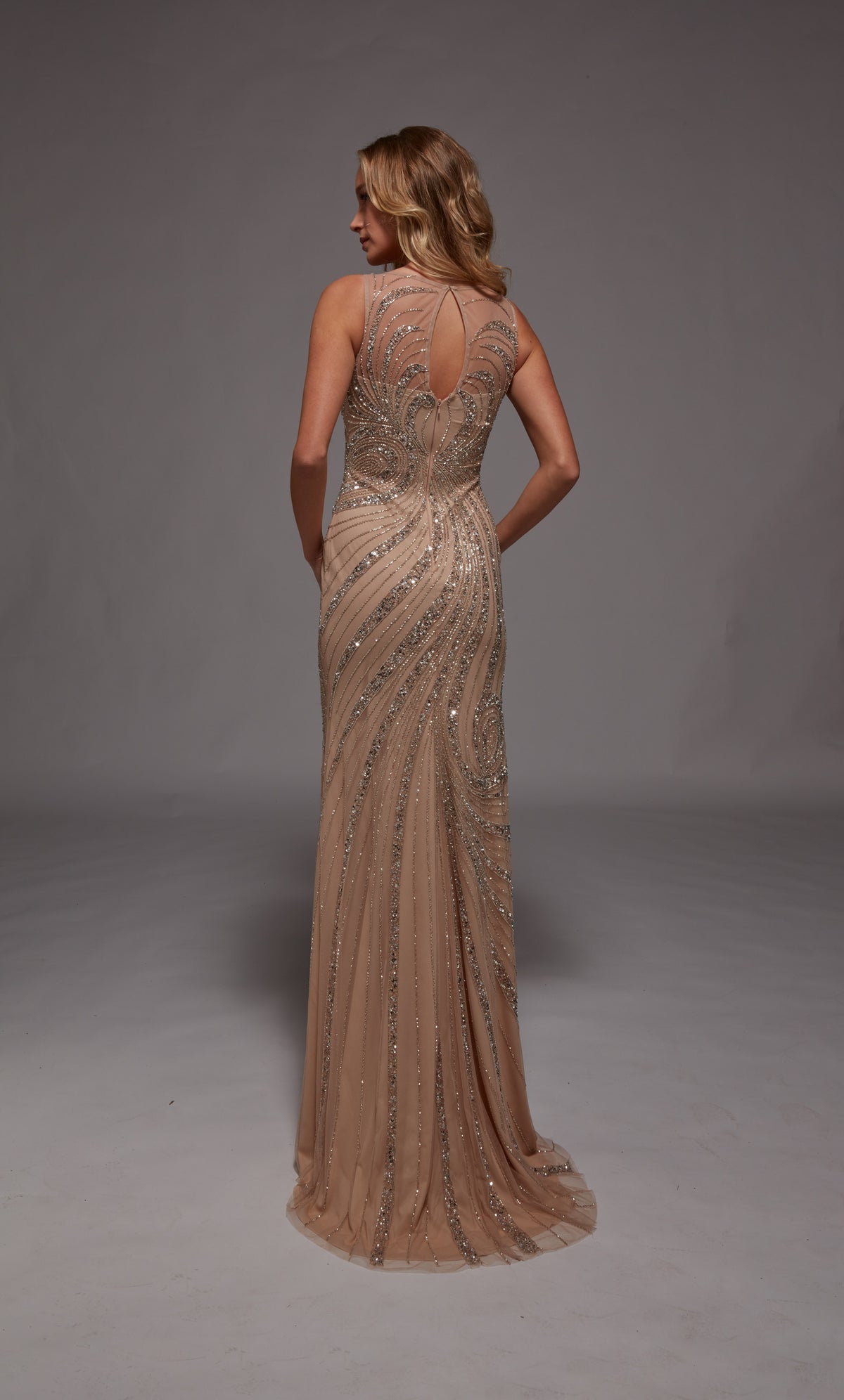 Alyce Paris 27846 Equipo especial de escote de bote Embellido Vestido recto