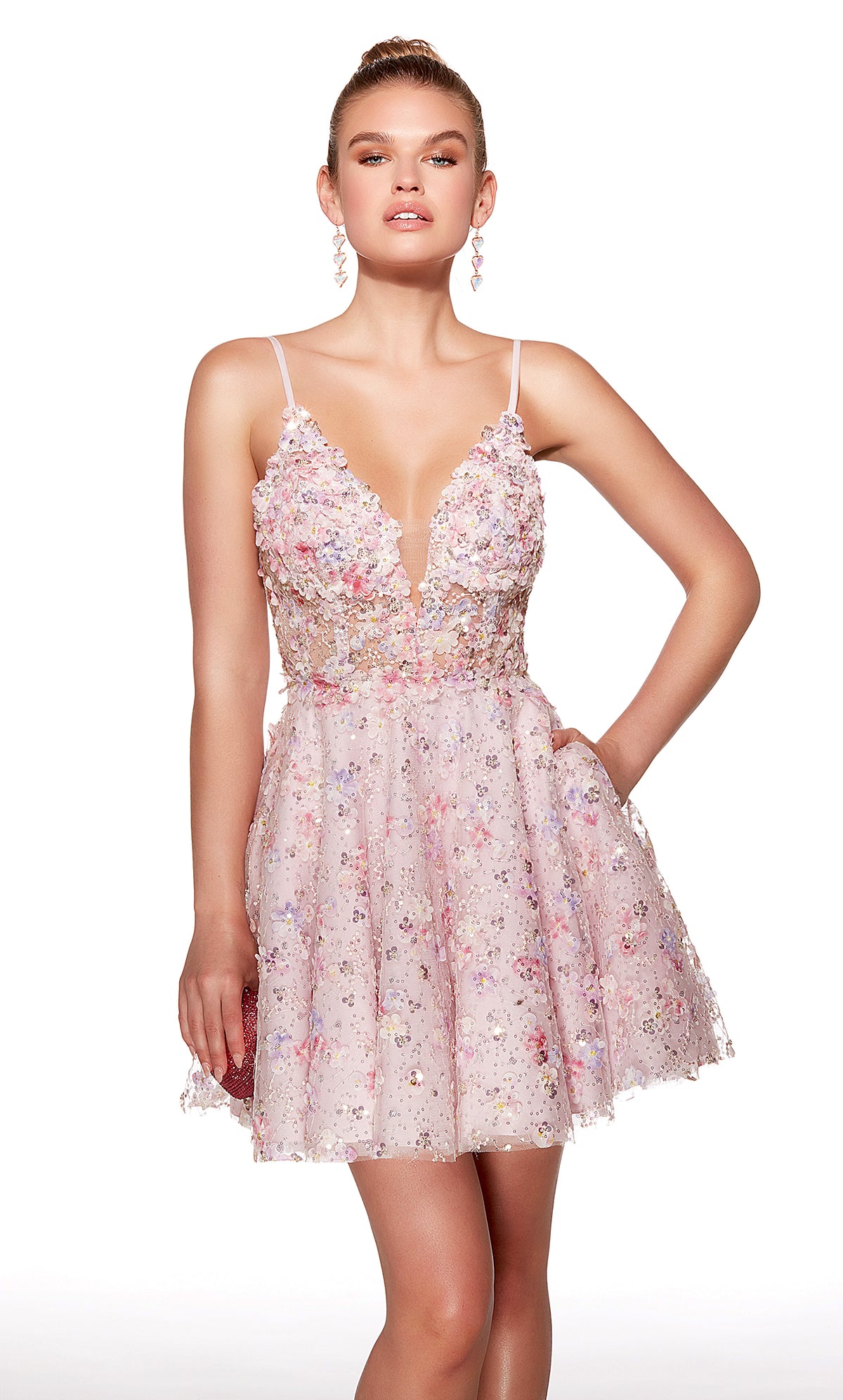 Alyce Paris 30017 Homecoming Short Plunging Neckline은 라인 드레스를 장식했습니다.