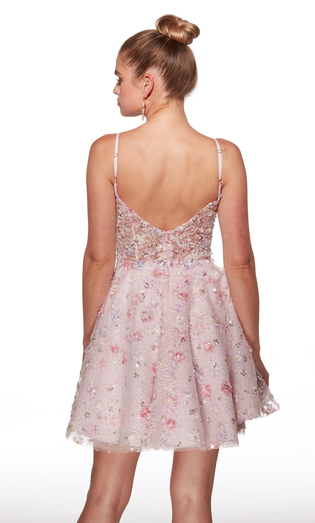 Alyce Paris 30017 Homecoming Short Plunging Neckline은 라인 드레스를 장식했습니다.