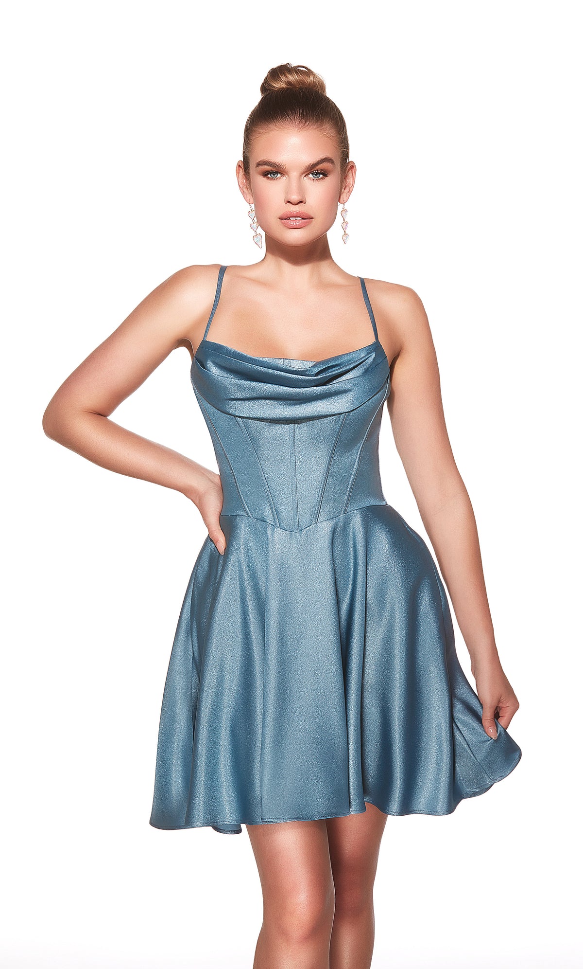 Alyce Paris 30047 Homecoming Cowl Cowl Codline Corset Un vestido de línea