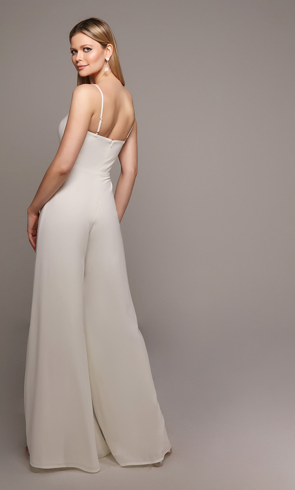 Alyce Paris 70022 신부 연인의 겸손한 점프 수트 드레스