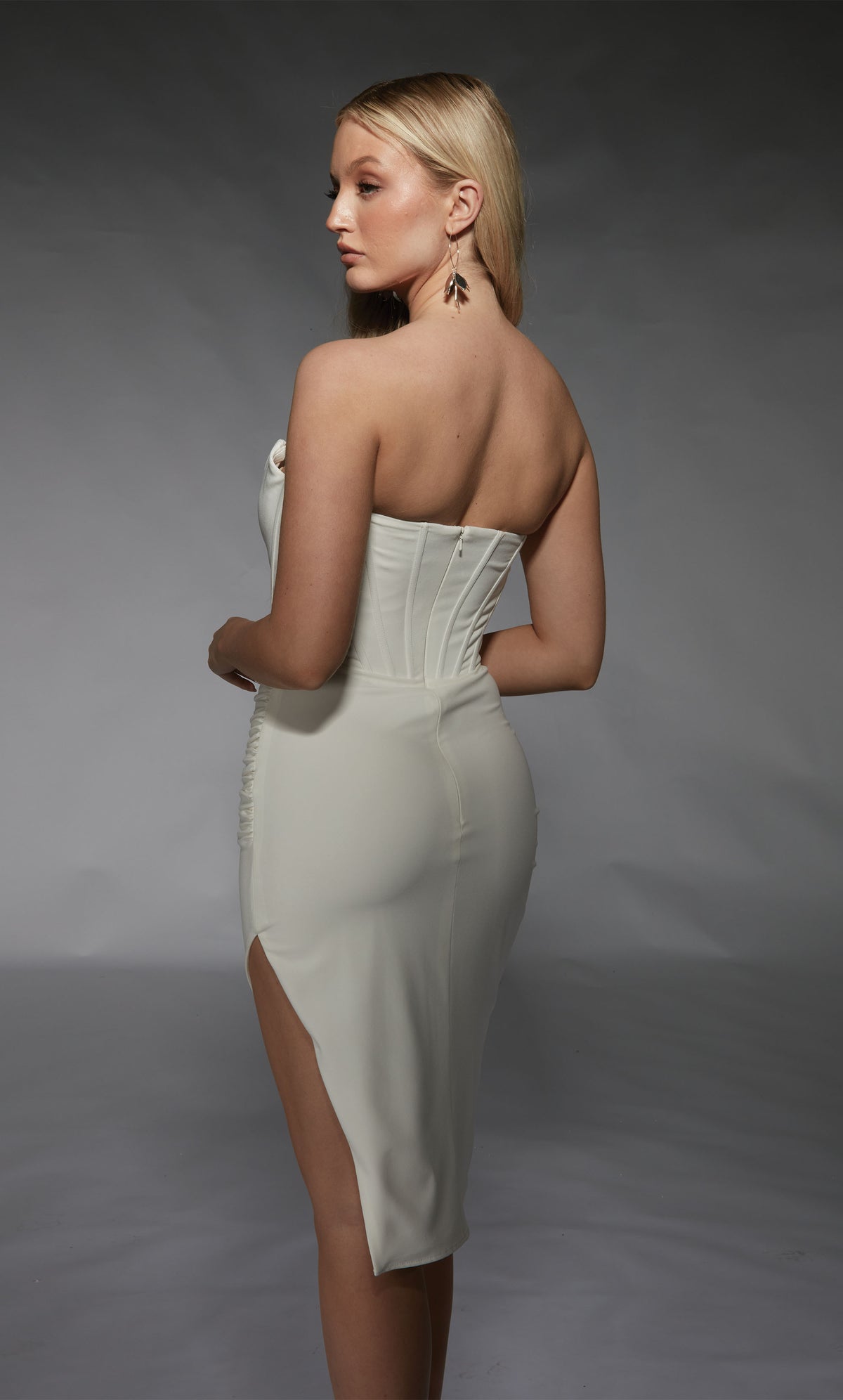 Alyce Paris 70058 신부 끈이없는 코르셋 스트레이트 드레스