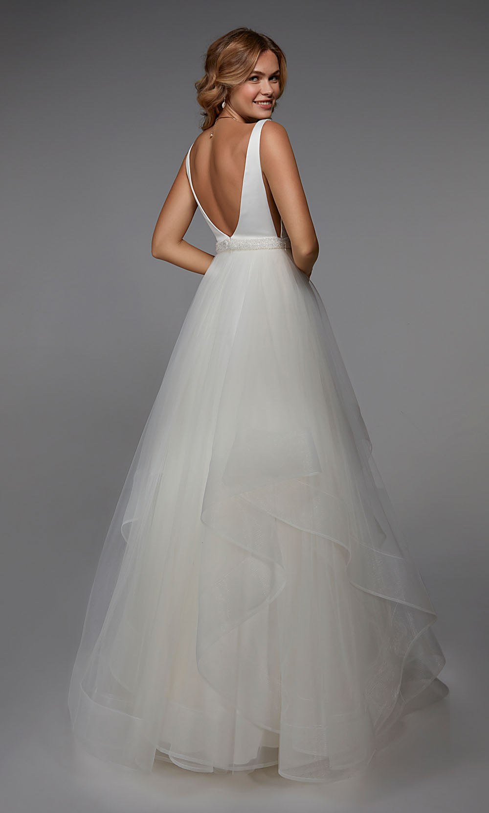 巴黎Alyce 7022新娘陷入困境