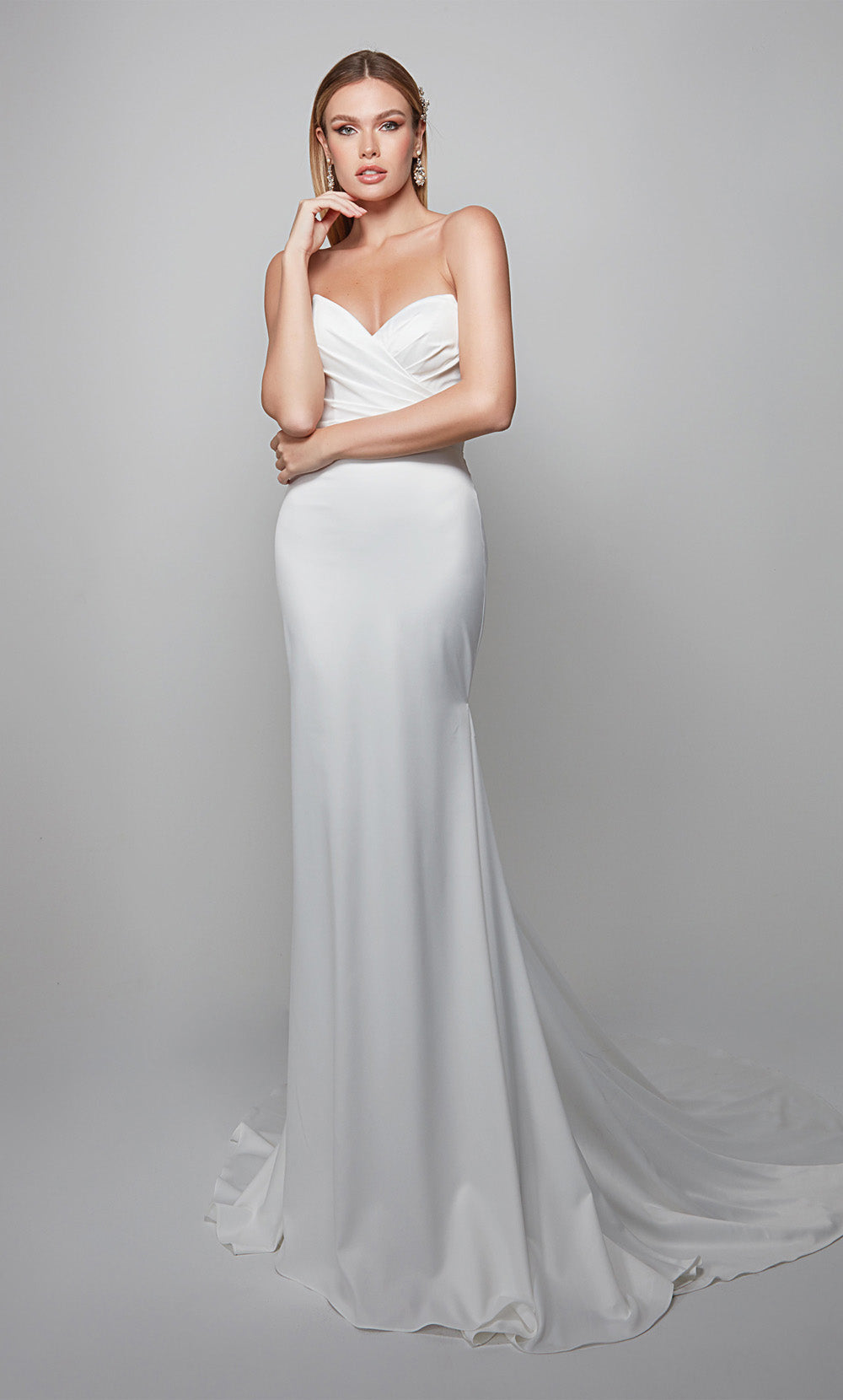ALYCE Paris 7056 Bridal Strapless Neckline Train Straight Dress
