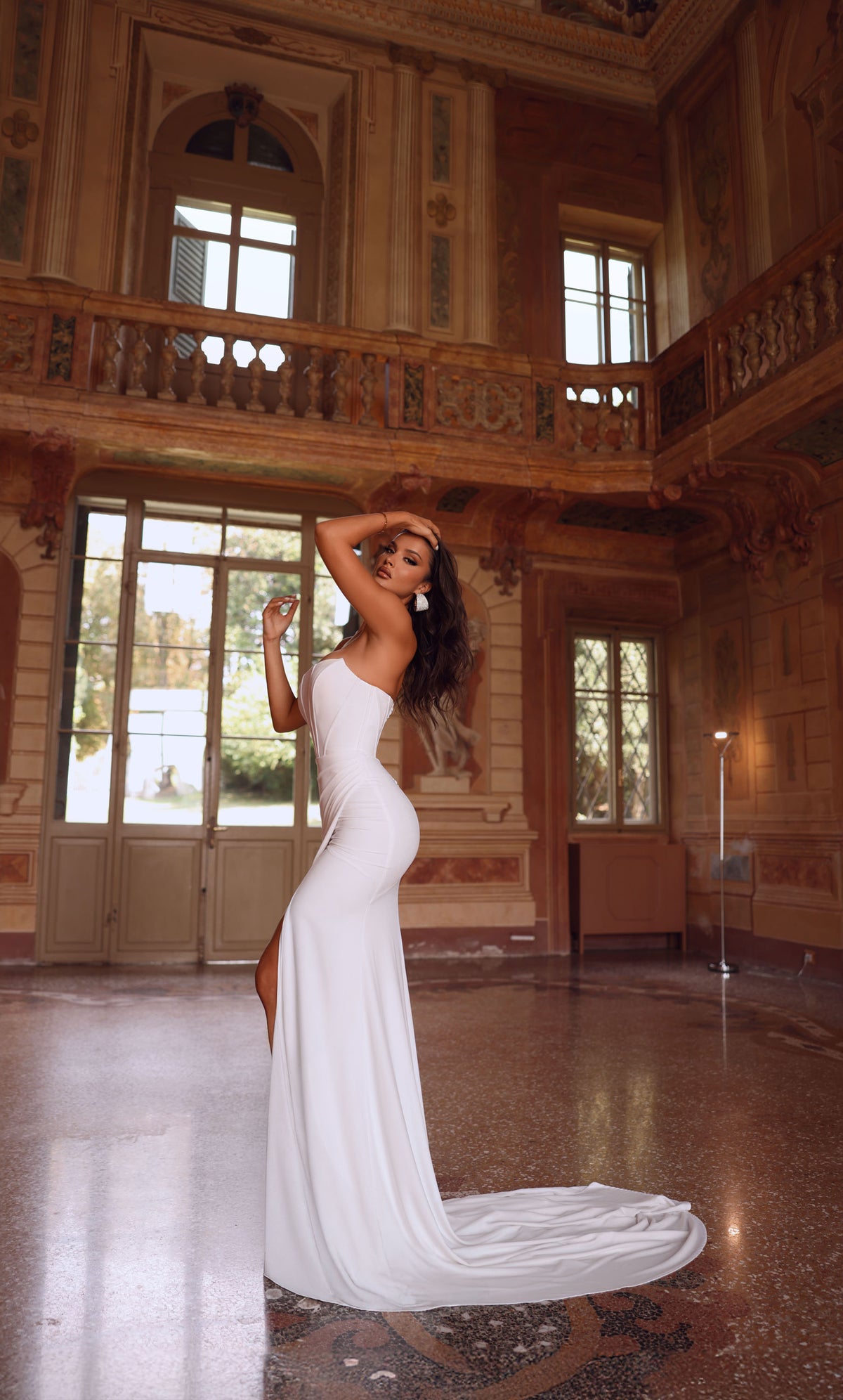 Alyce Paris 7102 신부 스쿠프 슬릿 스트레이트 드레스