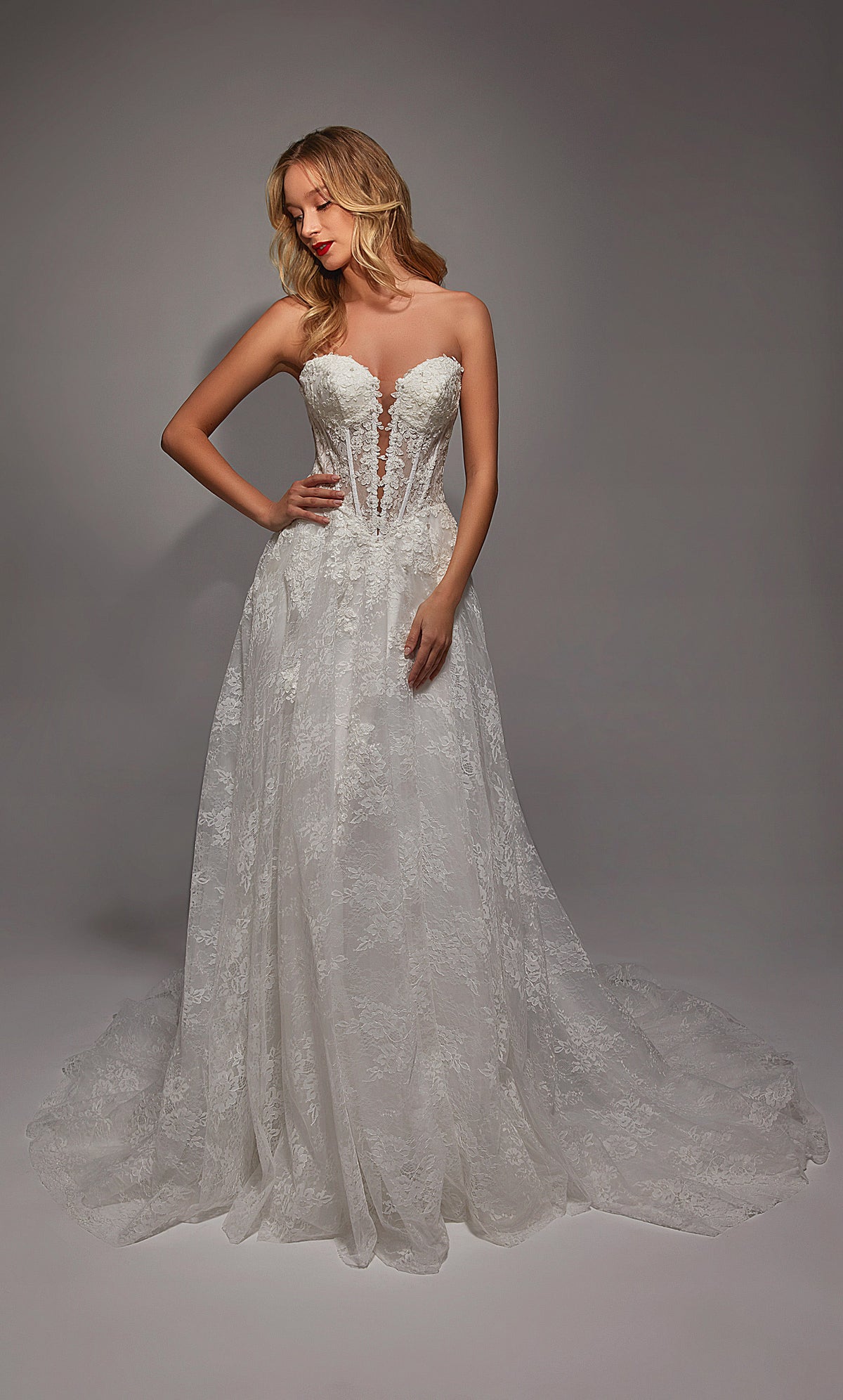 Alyce Paris 7154 Botões de decote de noiva para que um vestido de linha