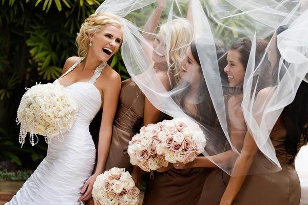 10 Photos You Need To Take With Your Bridesmaids - Alyce Paris