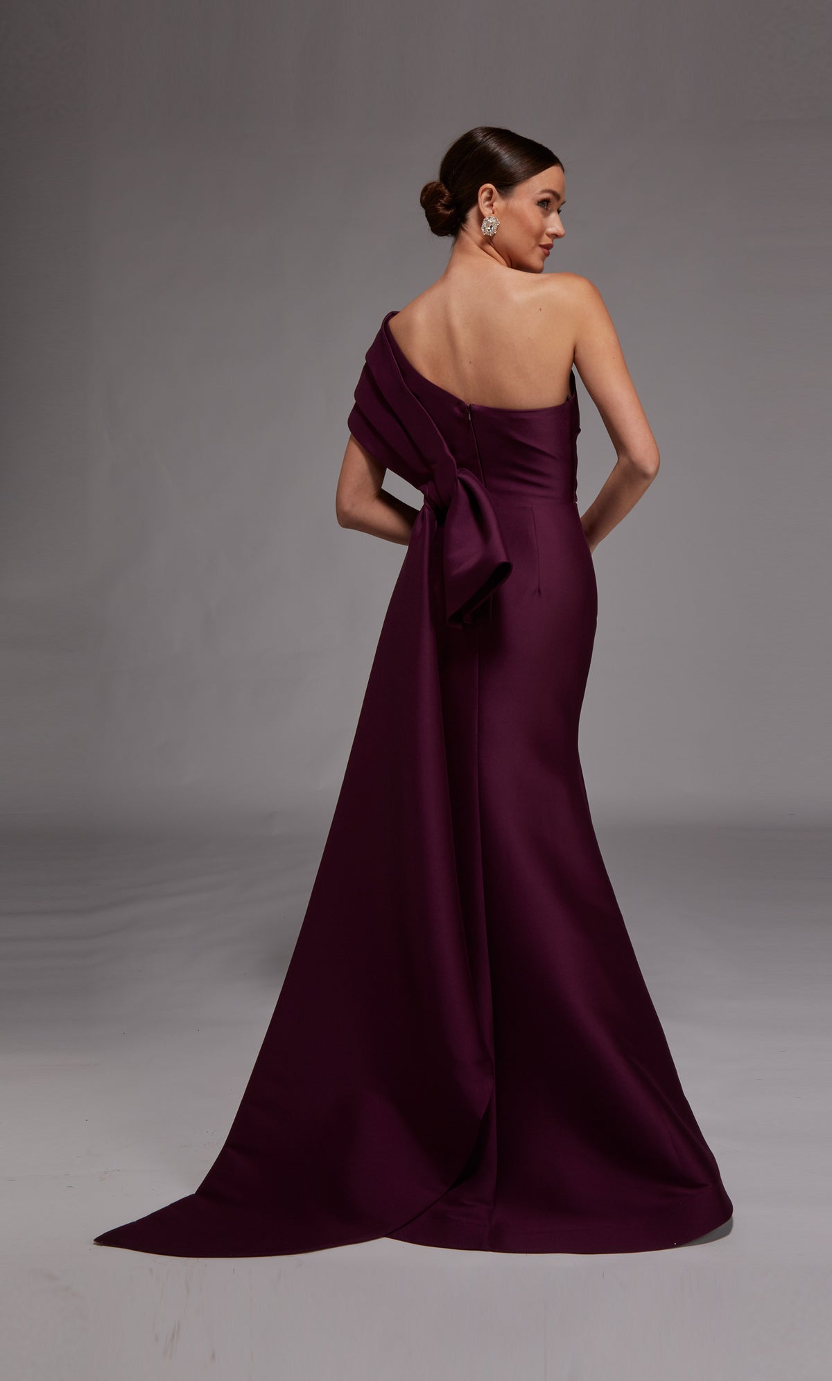 Alyce Paris 27838 Besonderer Anlass Ein Schulterausschnitt Riched/draped Fit n Flare -Kleid