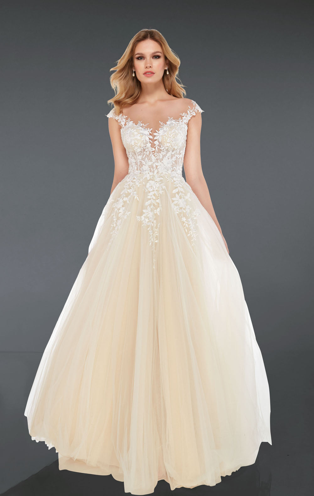 Alyce Paris 5090 Bridal Plongeant l&#39;illusion une robe de ligne