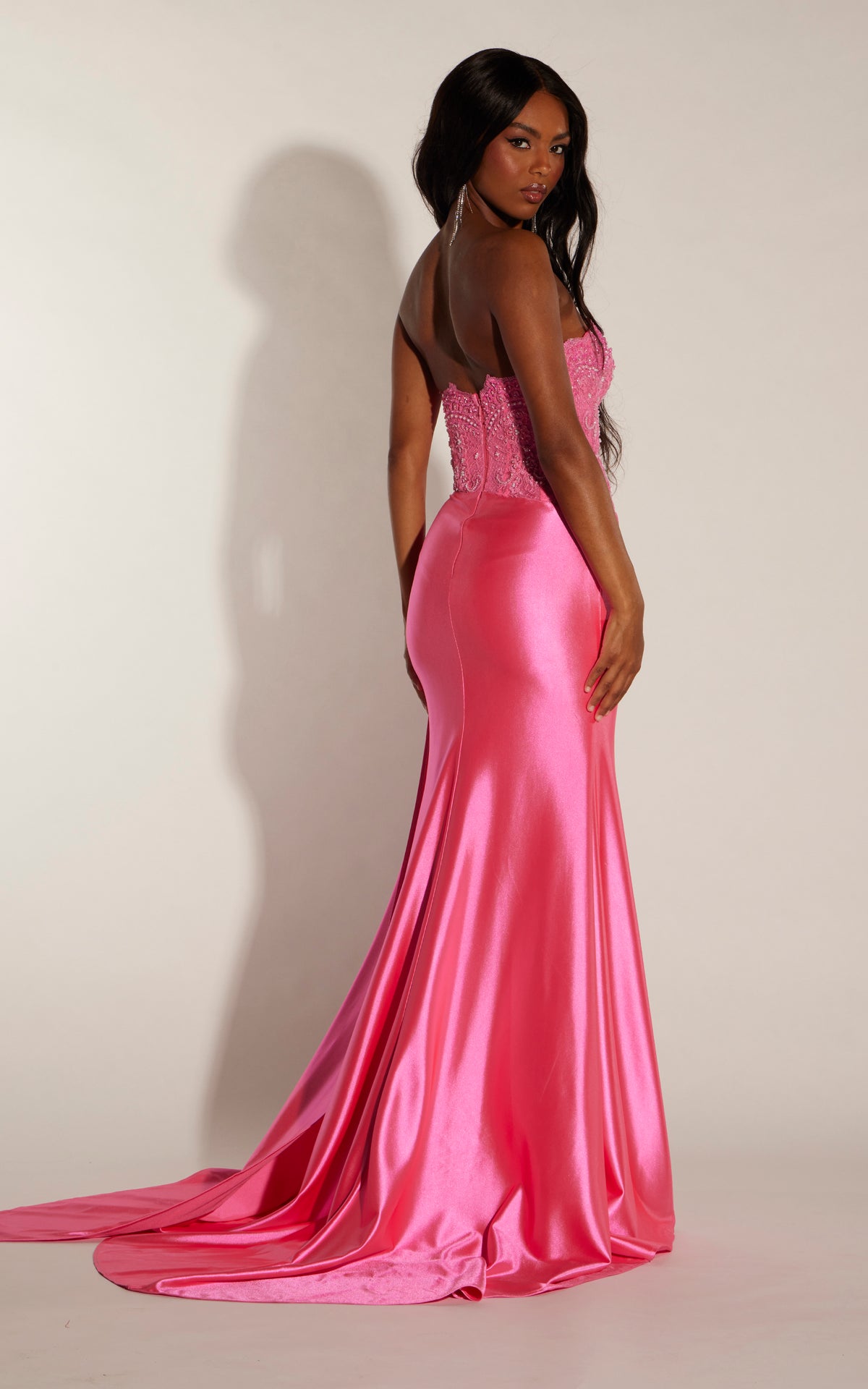 ALYCE Paris 62290 Alyce Long Cat-eye Neckline Ruched/draped Straight Dress