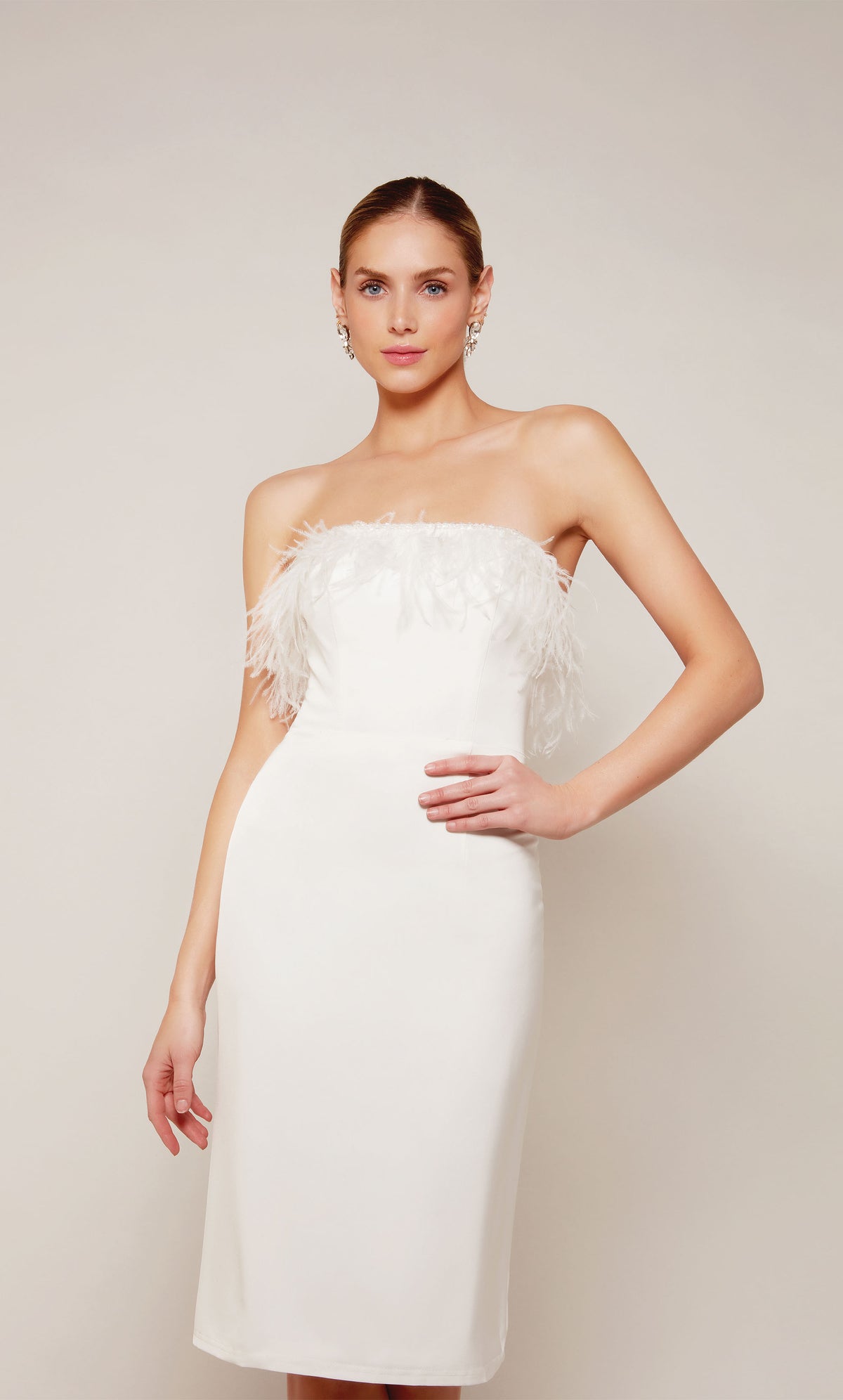 Alyce Paris 70028 Robe droite ornée de bretelles nuptiales