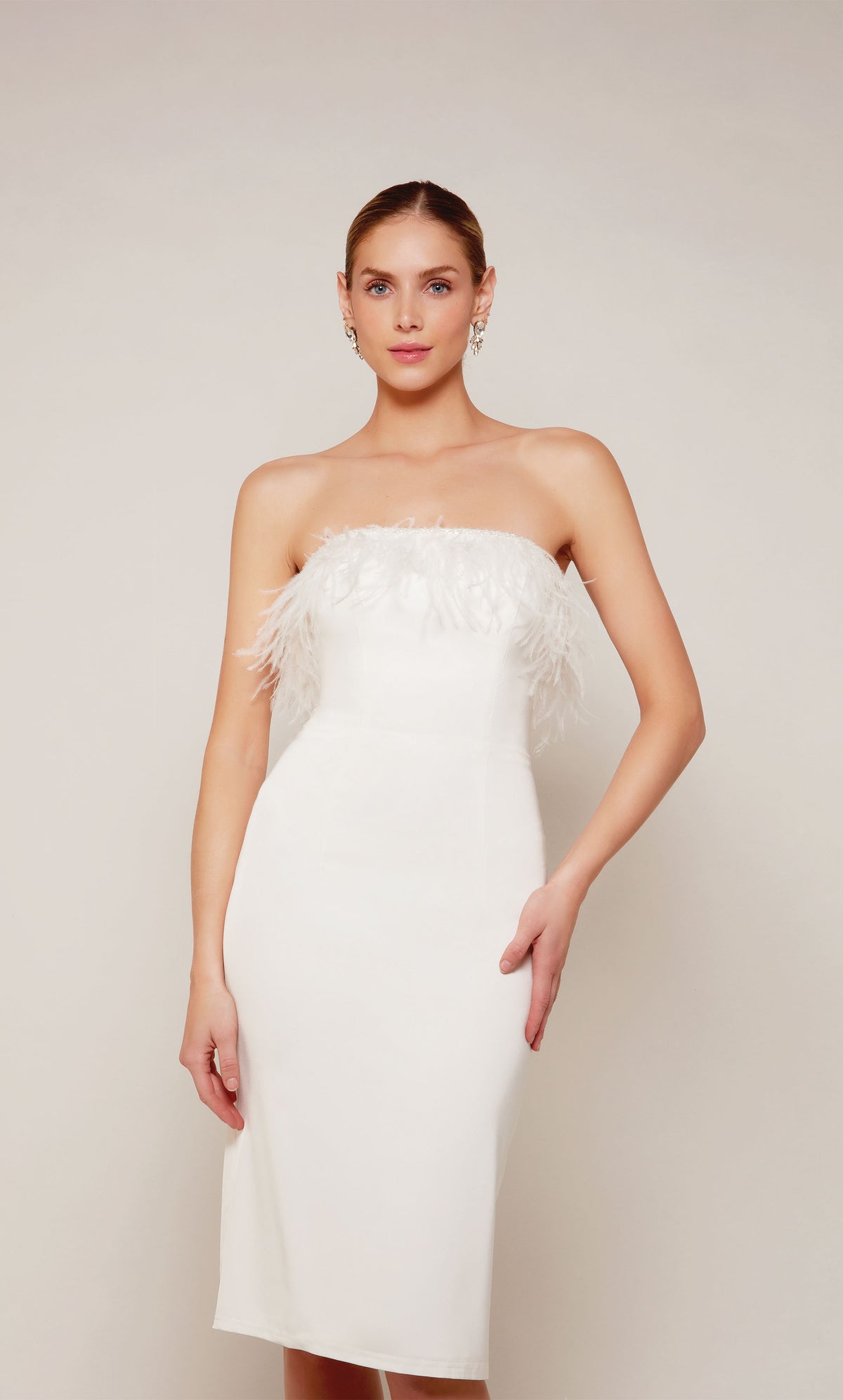 Alyce Paris 70028 Robe droite ornée de bretelles nuptiales