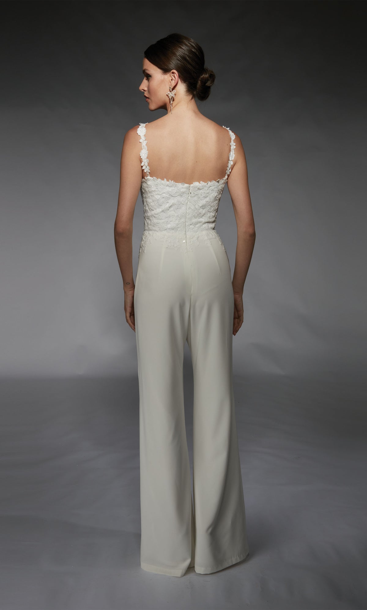 Alyce Paris 70073 Bridal recto a través del elegante vestido de mono