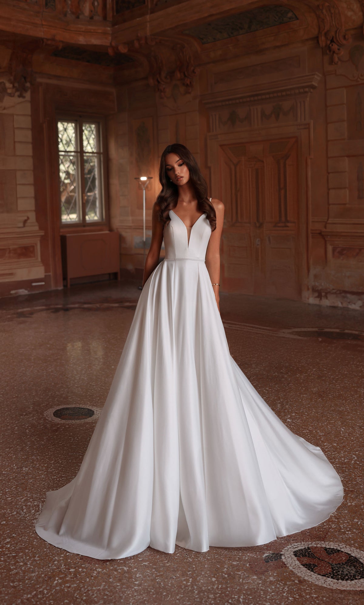 ALYCE PARIS 7024 Abito da sposa immerge un vestito fluido