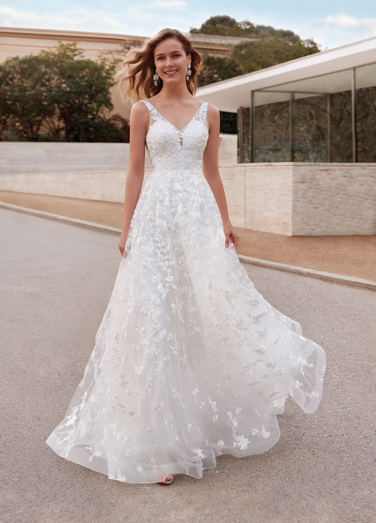 Alyce Paris 7037 Bridal V-Ausschnitt Zug ein Linienkleid