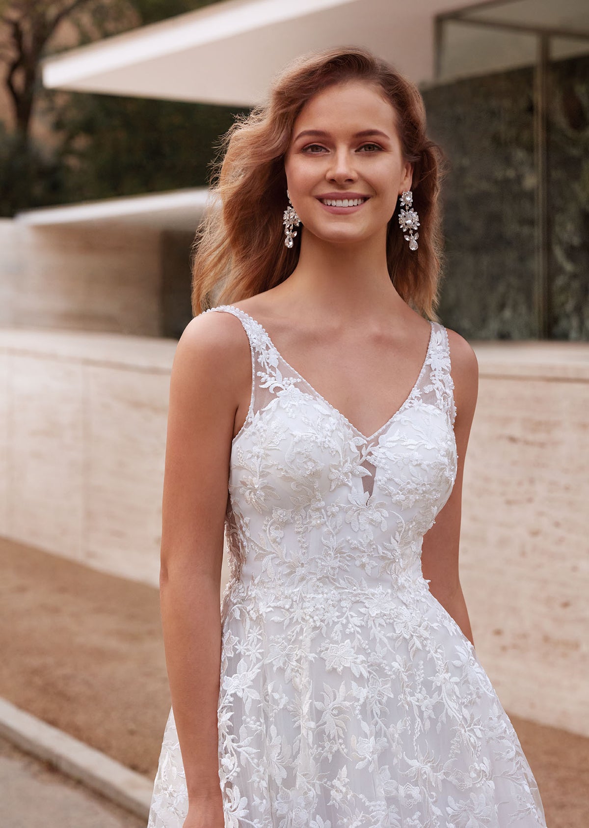 Alyce Paris 7037 Bridal V-Ausschnitt Zug ein Linienkleid