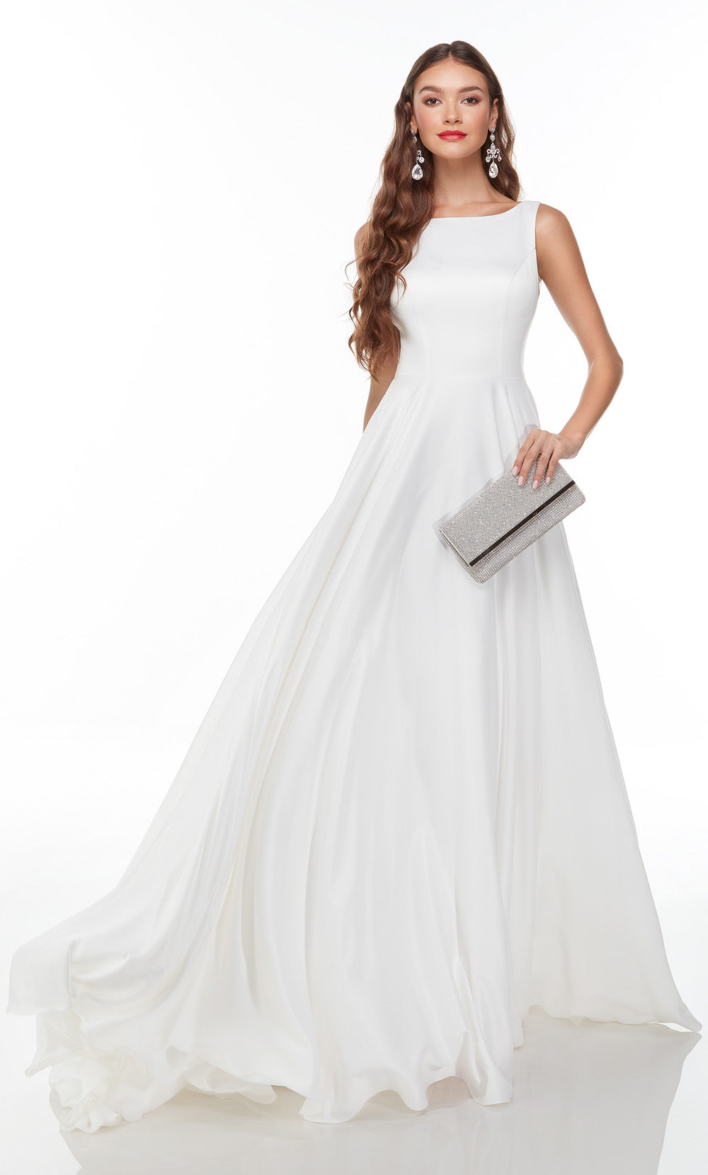 Alyce Paris 7053 Bridal Boat Train une robe de ligne