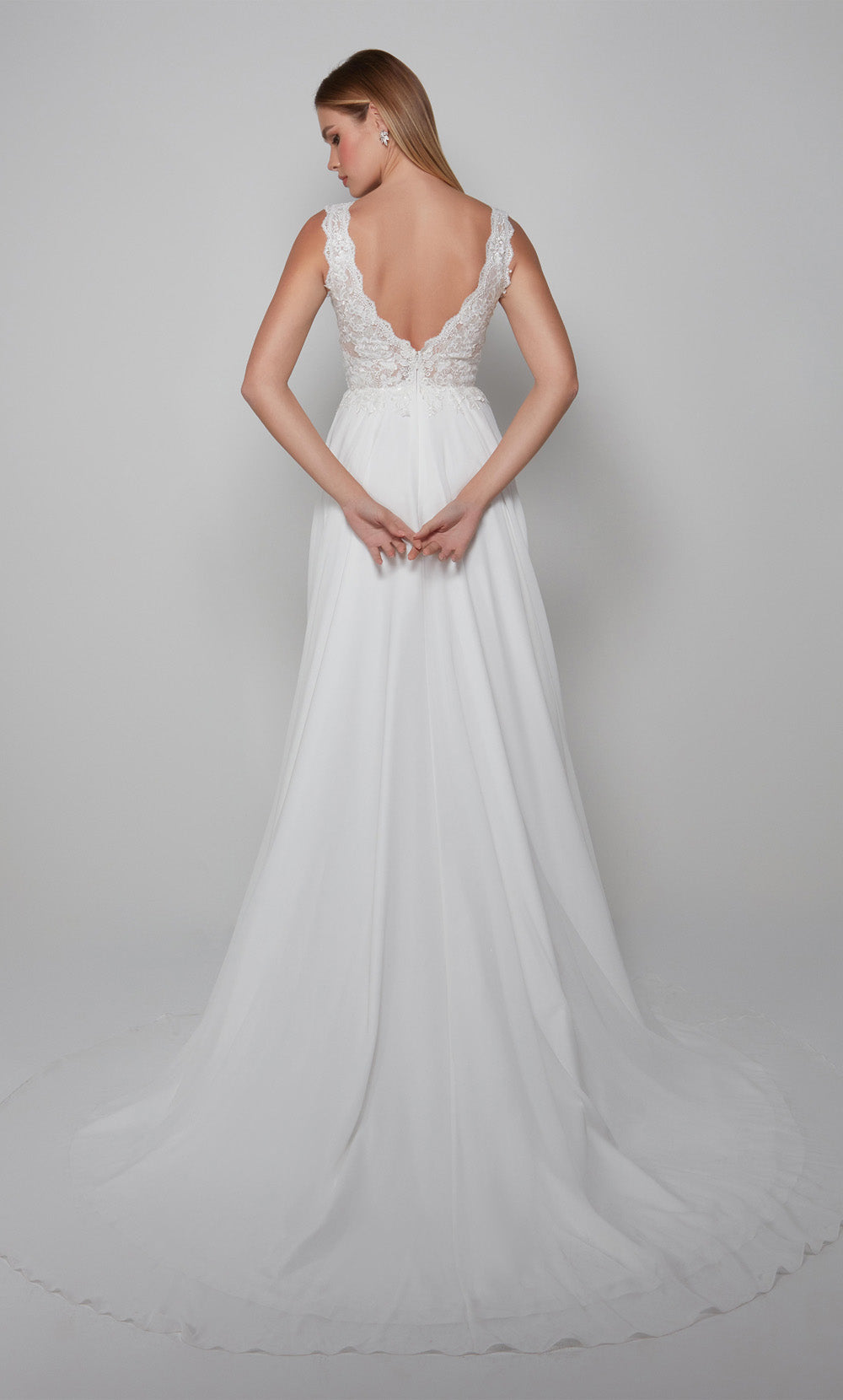 Alyce Paris 7071 Bridal che immerge modesto un abito da linea