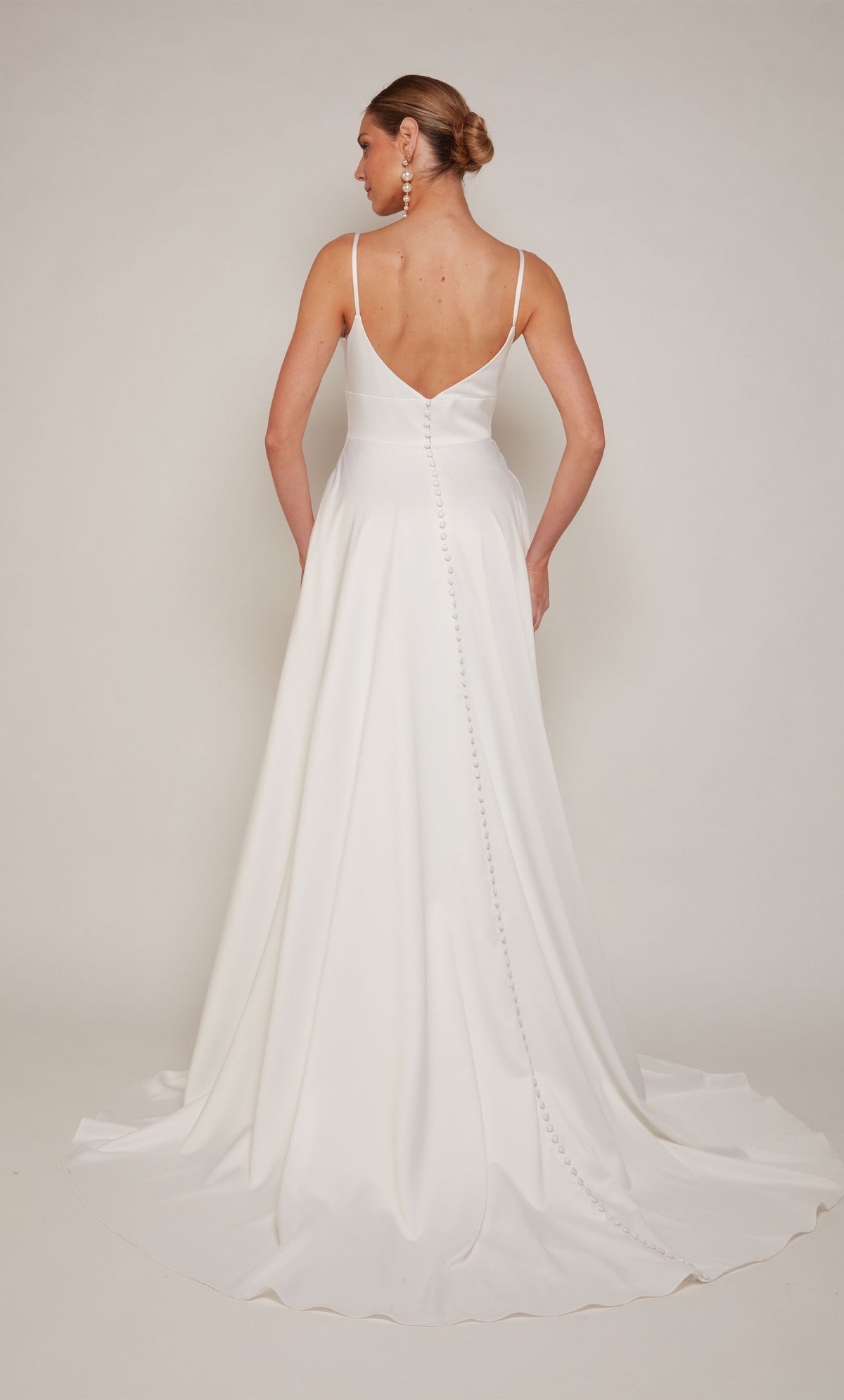 Alyce Paris 7095 Robe de plénitude médiane à col barilable en V Bridal