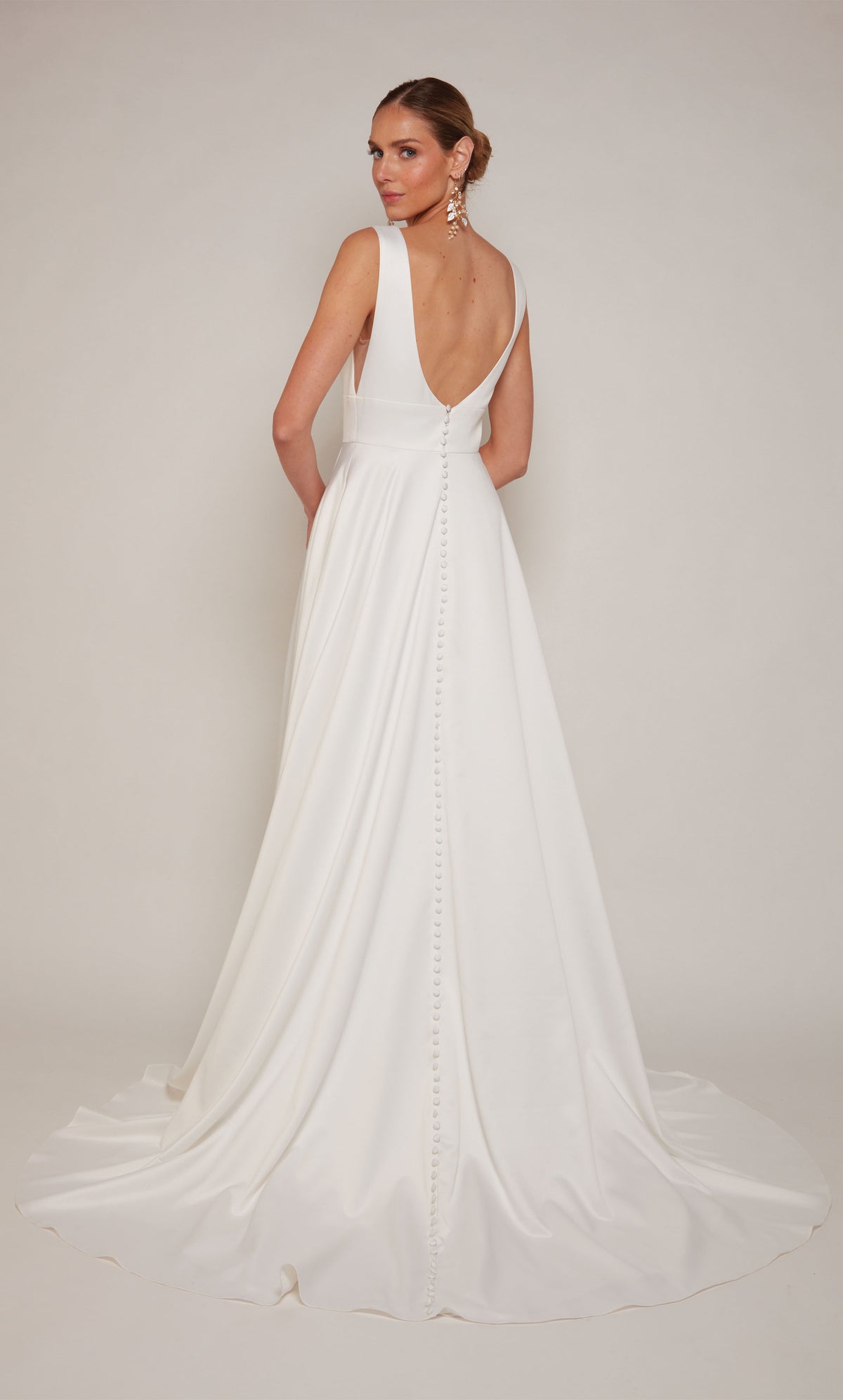 Alyce Paris 7096 Bridal V-Clak Slit un vestido de línea