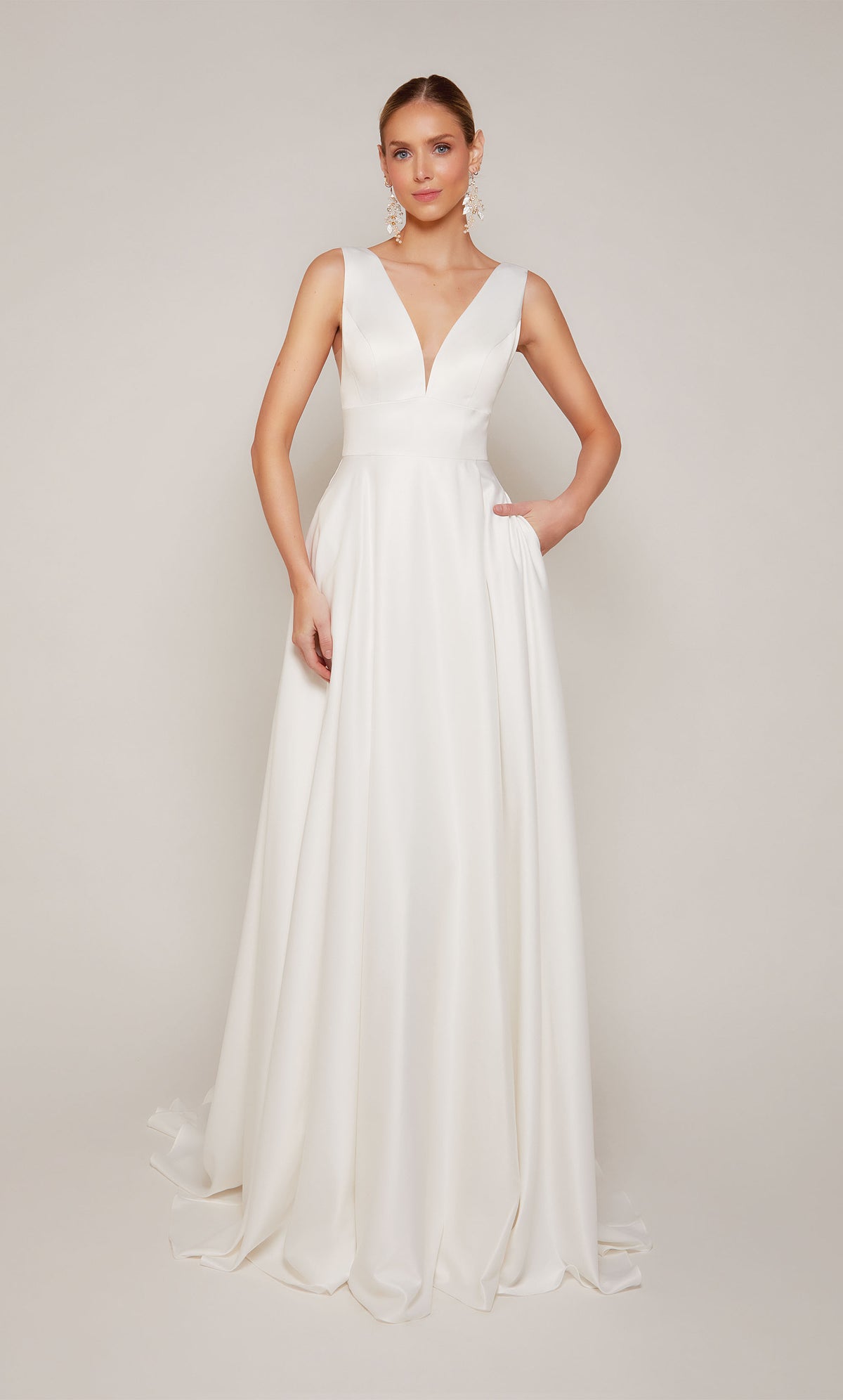 Alyce Paris 7096 Bridal V-Neck Slit a Line Robe