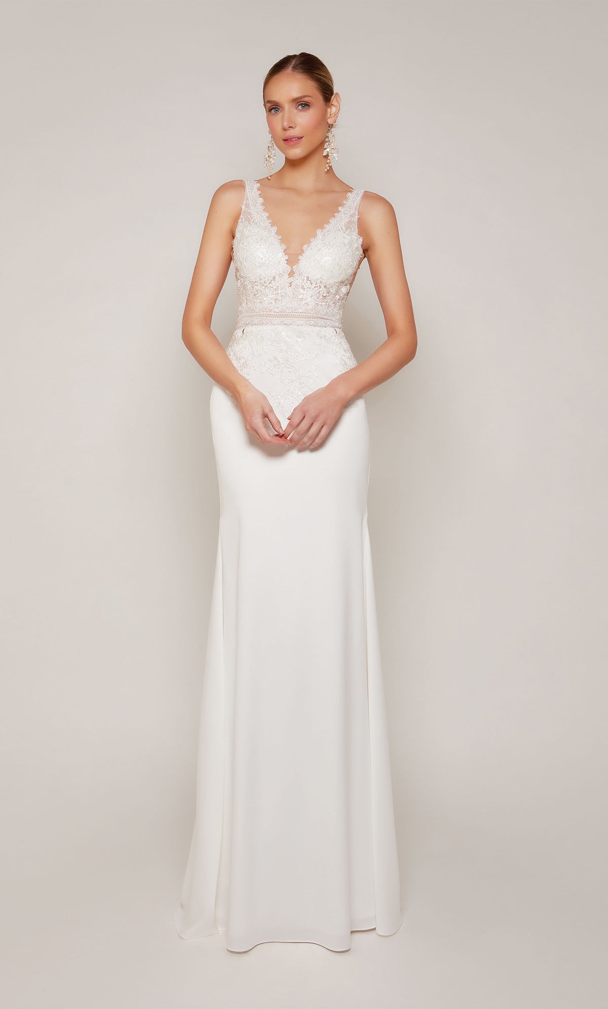 Alyce Paris 7097 Bridal V-Ausschnitt verschönert gerade Kleid