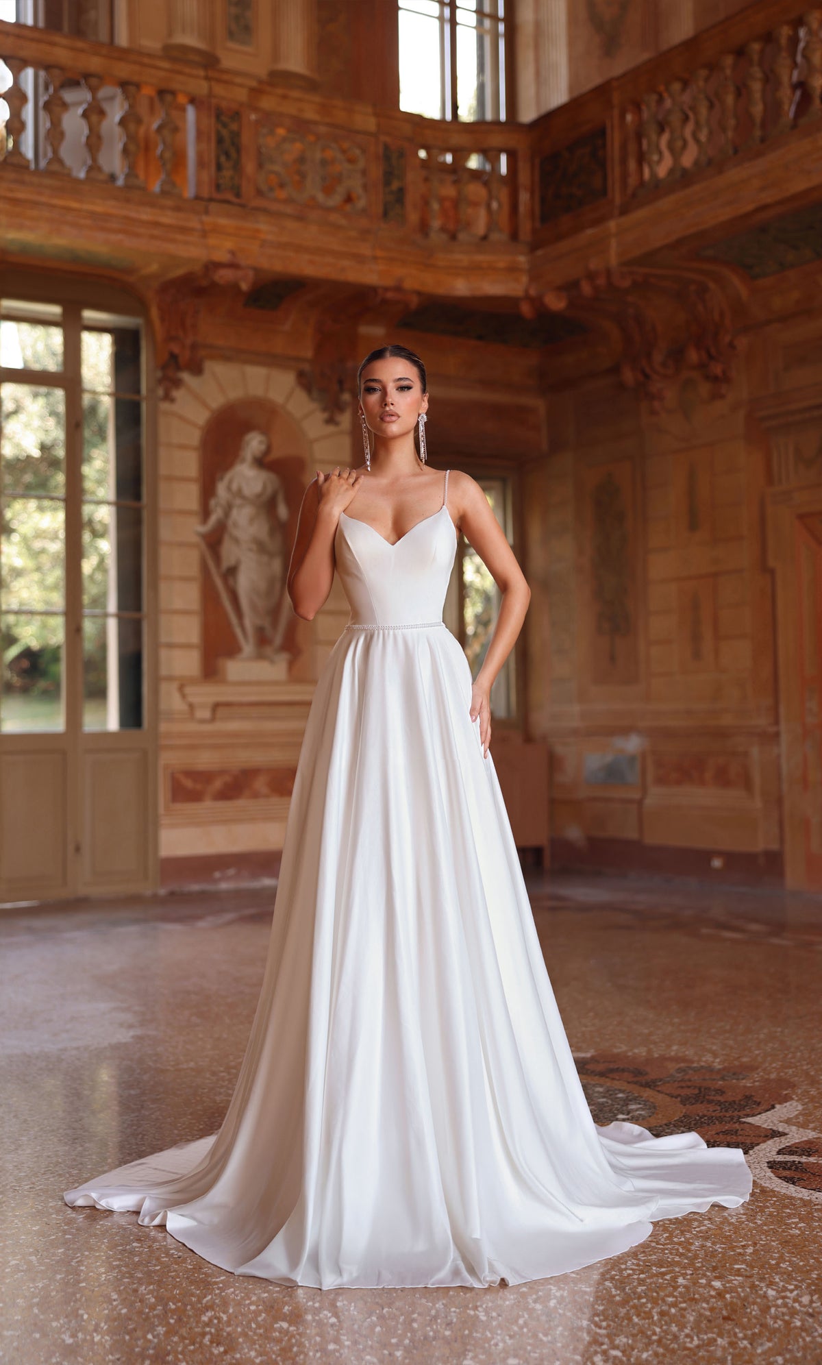 Alyce Paris 7099 Bridal V-образный вырезок украсил линейное платье