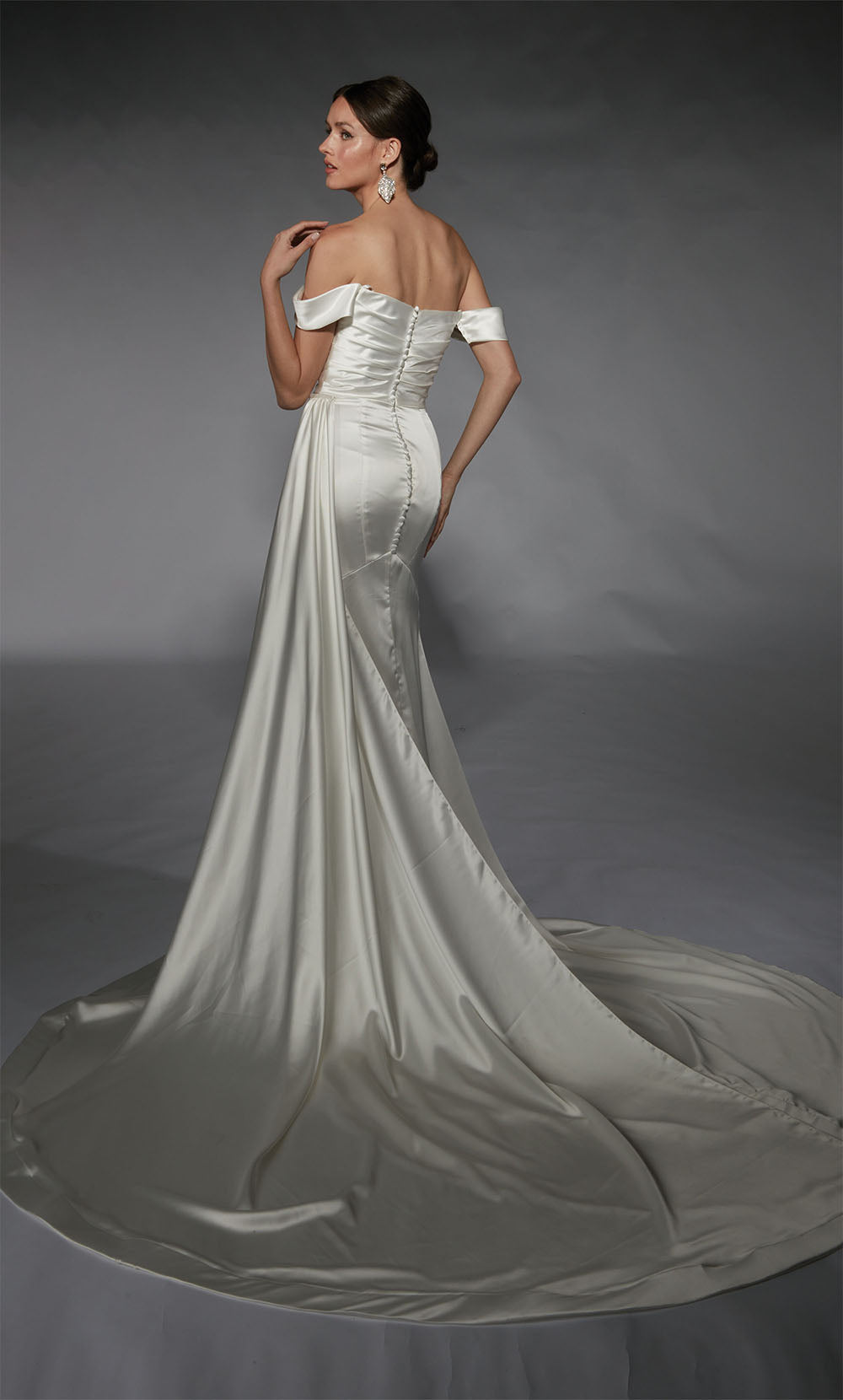 Alyce Paris 7106 Bridal Cowl Slit Plare